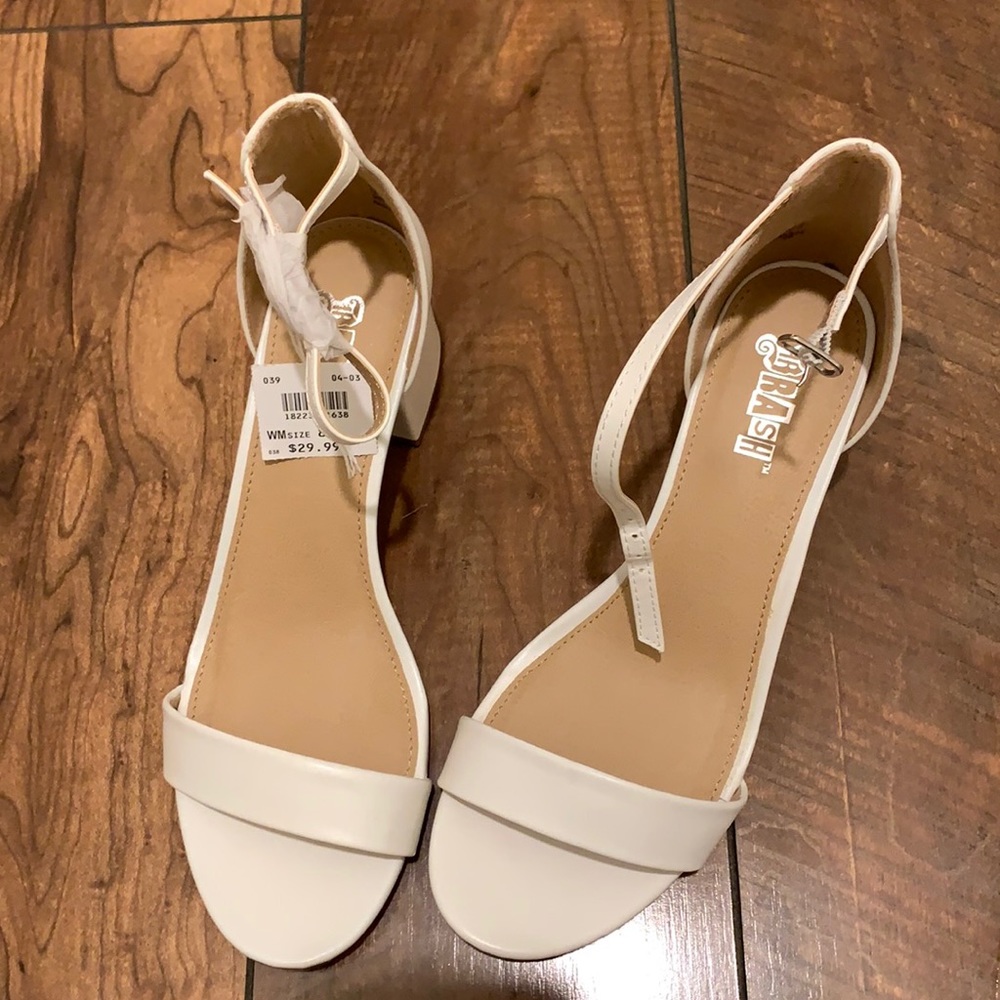 Brash brand white mid heel sandals size 8 NWT
